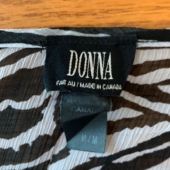 DONNA Black and White zebra striped beach coverup w/ drawstring  waist. Med - Picture 7 of 8